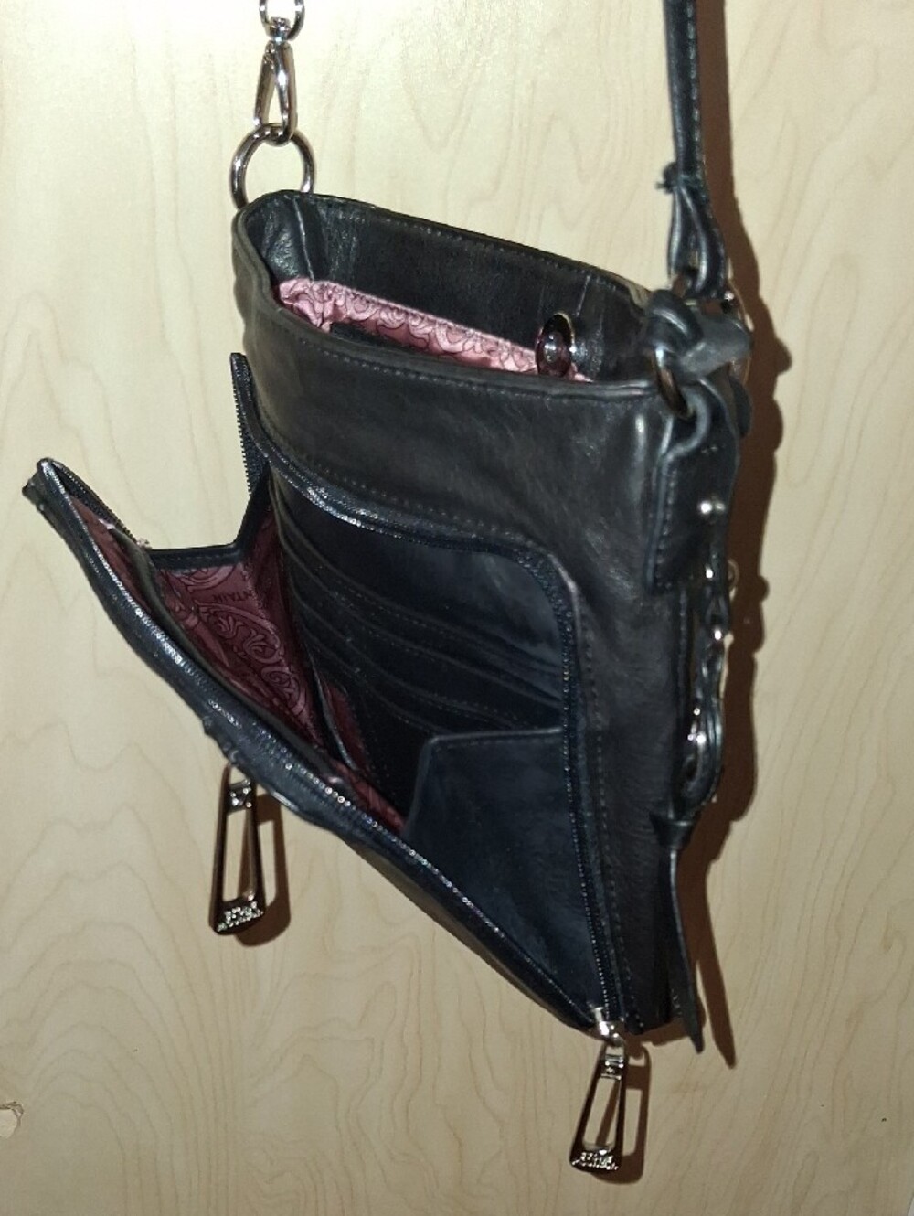 Stone Mountain Black Leather Crossbody Bag - Picture 5 of 5